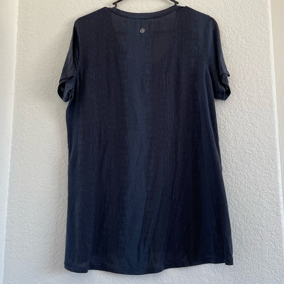 Lululemon short sleeve shirt - Picture 2 of 3